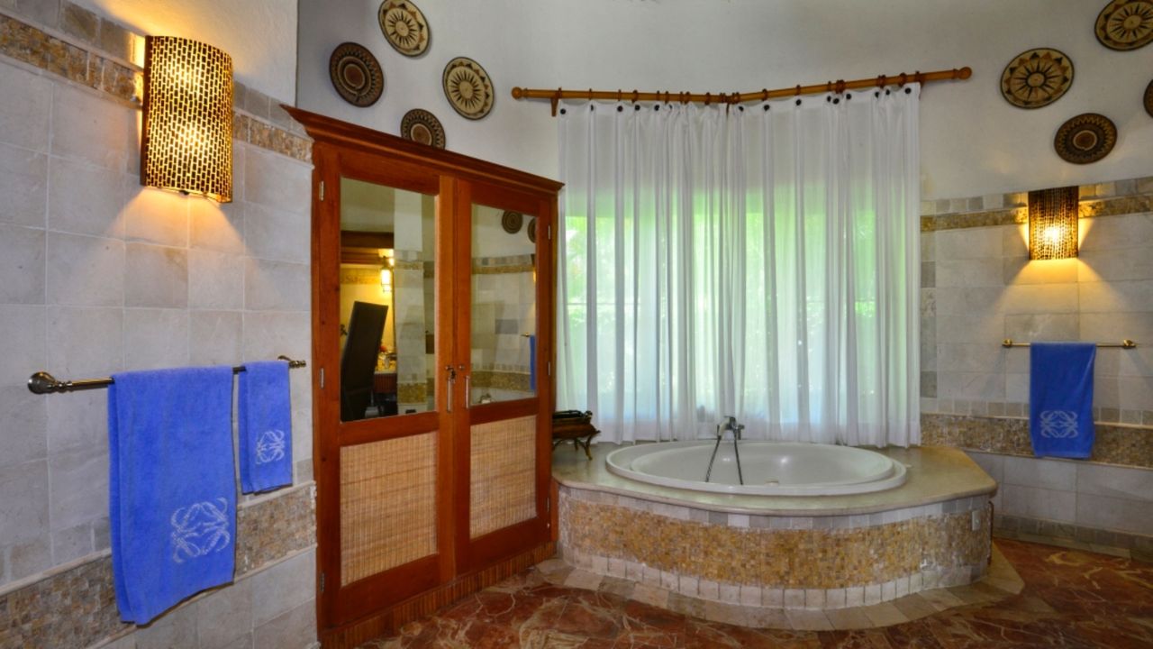 Colonial Villa of 3 Bedrooms in Cap Cana Ready To Move photo 2