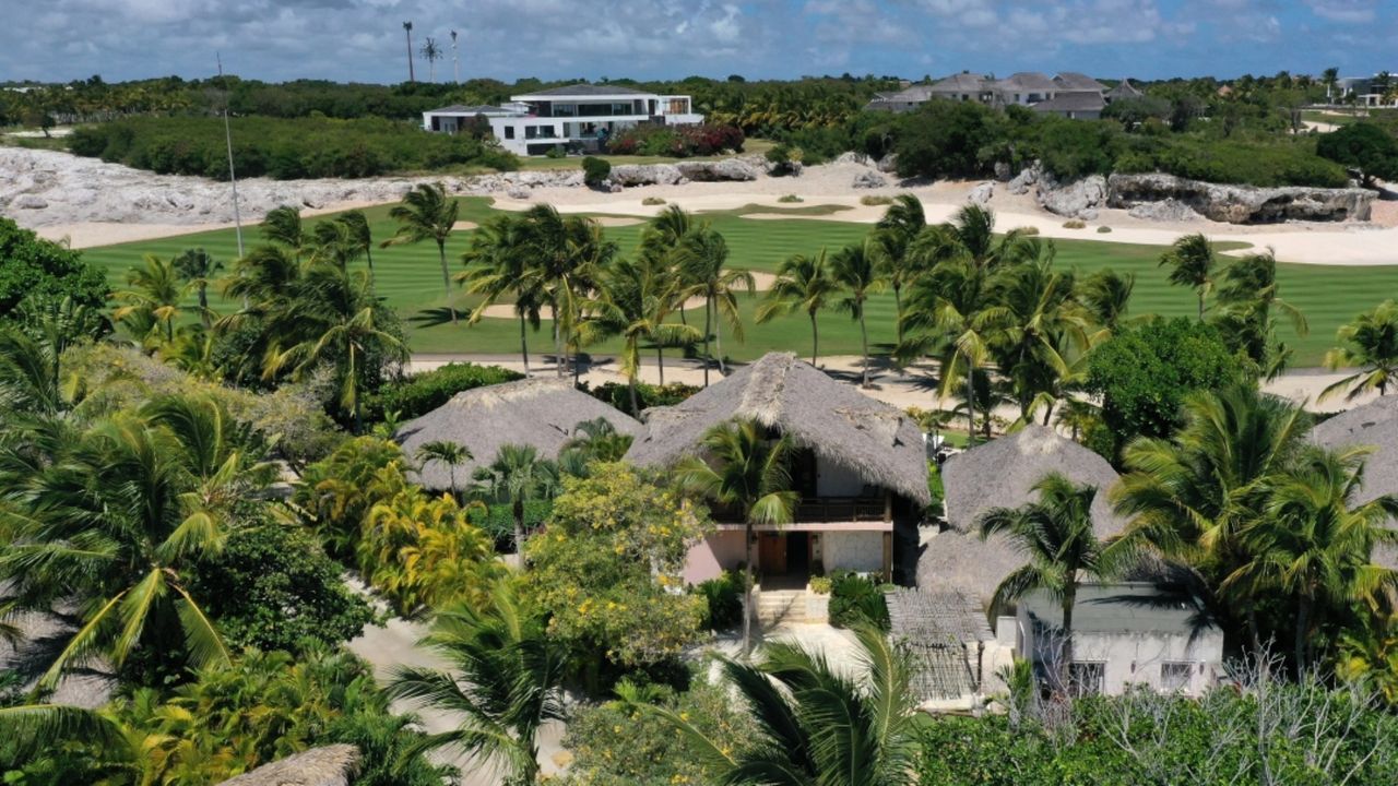 Colonial Villa of 3 Bedrooms in Cap Cana Ready To Move photo 3