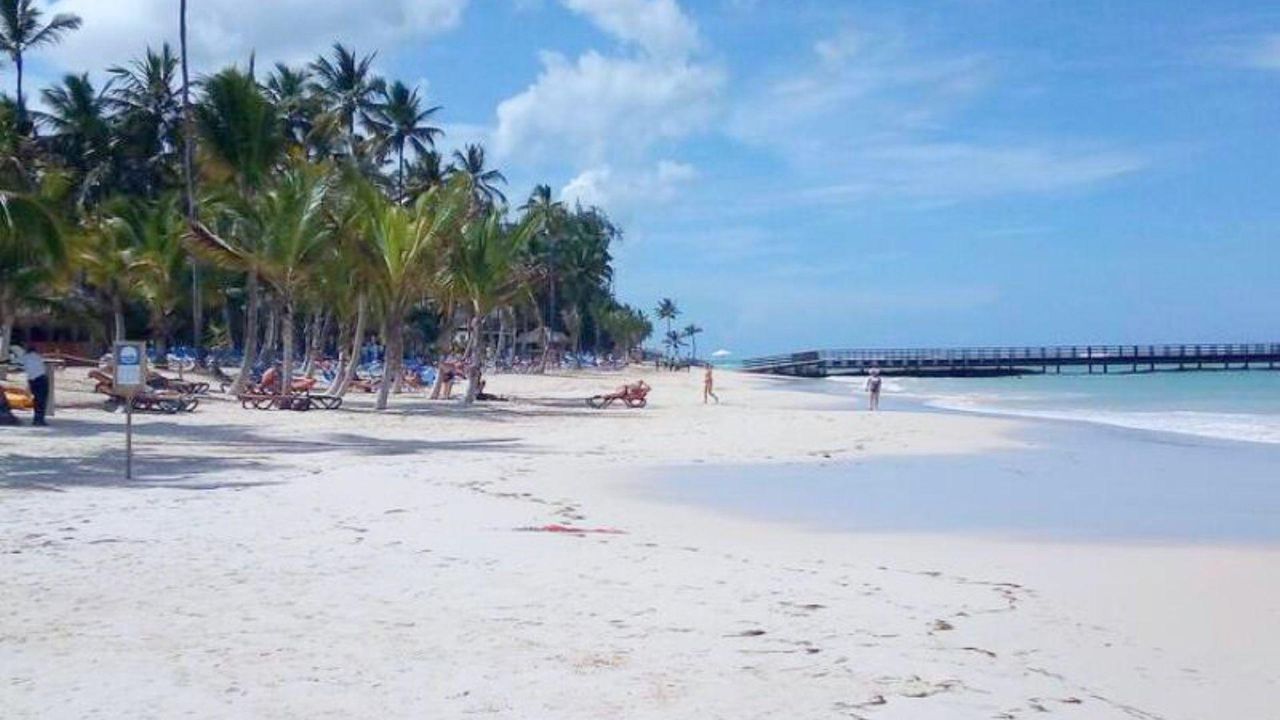 Oceanview 4-Bedroom Penthouse with Private Beach in Bávaro photo 4